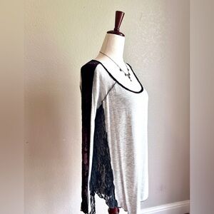 Sundance Catalog Marigold LA Gray Thermal
Top Burnout & Lace Detail SMALL